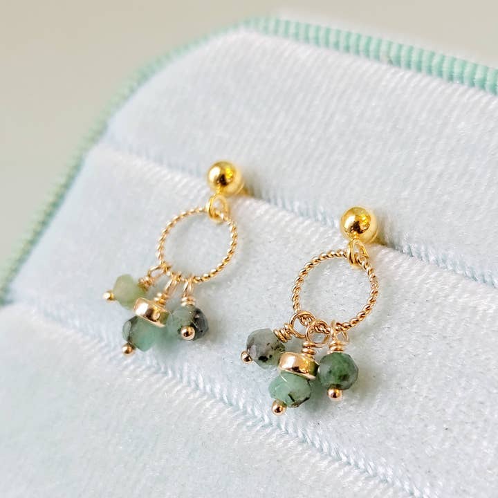 Boucles d'oreilles Impératrice Émeraude - Plaqué or 14 carats pour la vente par Kuriosities