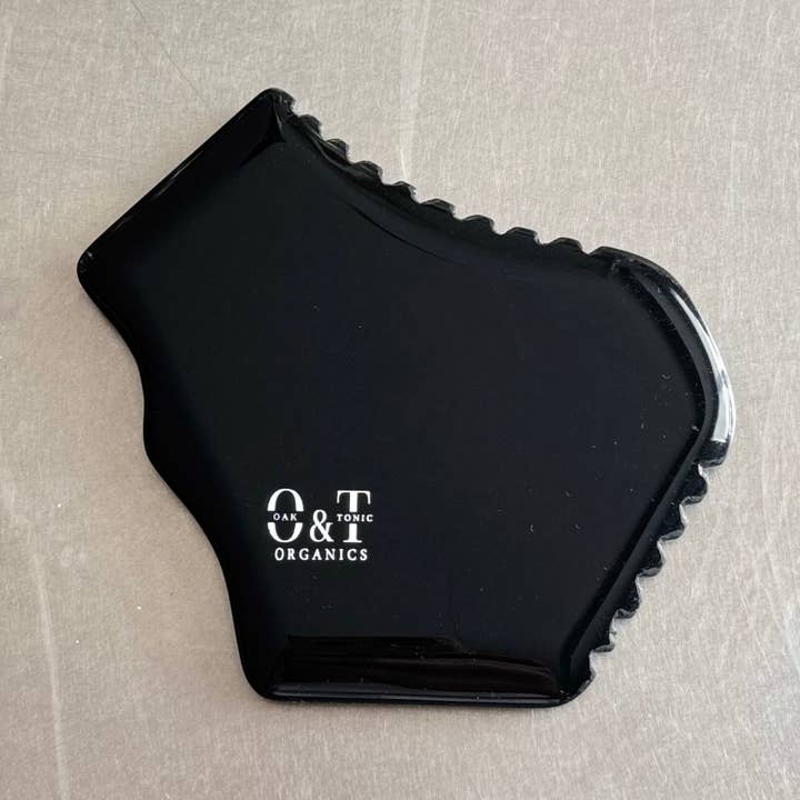 Gua Sha en cristal d'obsidienne noire pour la vente par Oak & Tonic Organics