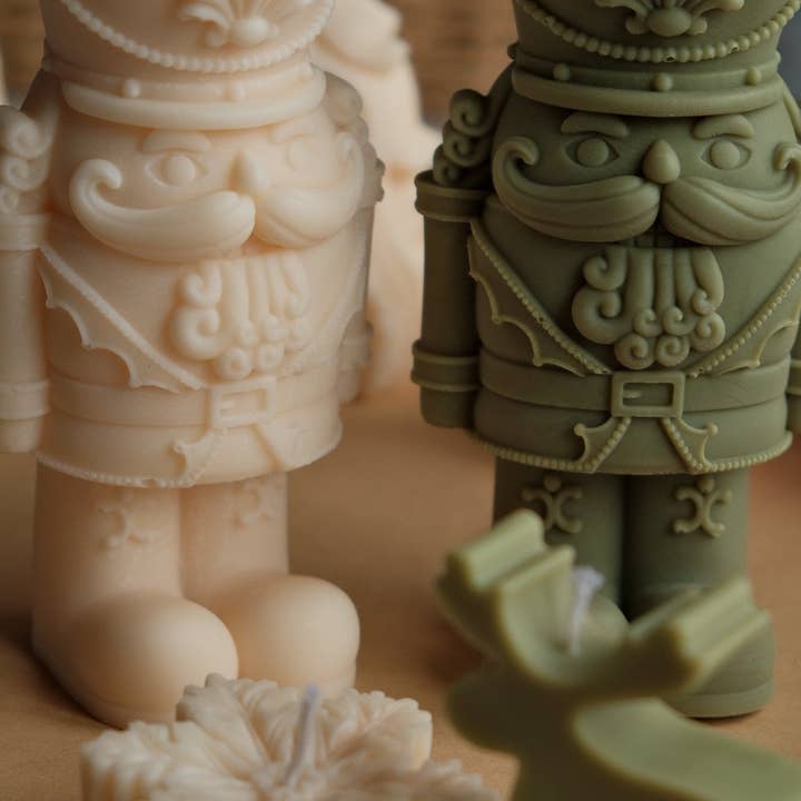 ECLAT DE L'AUBE - Wholesale Pillar Candle - Decorative candle - Nutcracker2