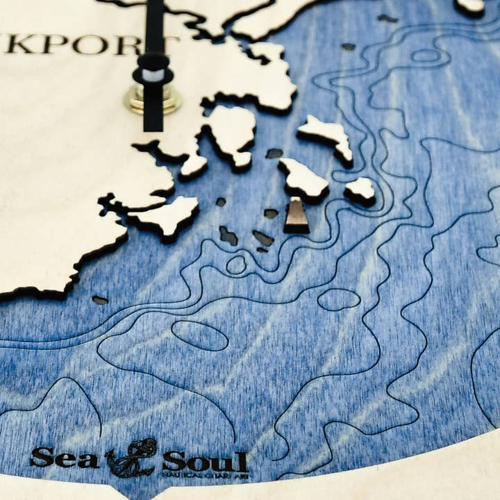 Sea & Soul Nautical Chart Art - Vente Horloges murales - Carte de profondeur d'eau de la côte du Maine164