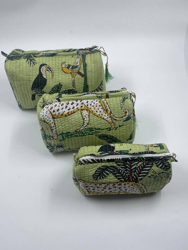 100% bomull vadderad necessär set om 3 små, medelstora och stora för wholesale av Funky Yak Ltd