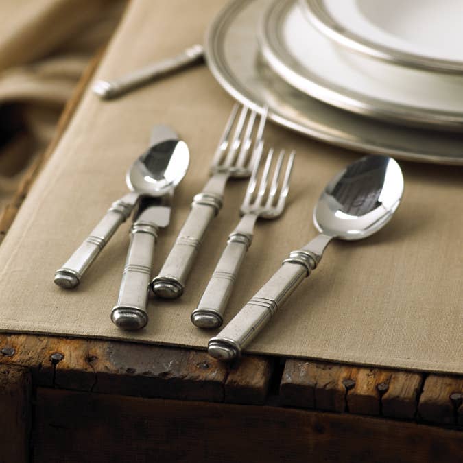 Arte Italica & Crown Linen Designs - Wholesale Flatware Set - Isabella 5-piece Place Setting1