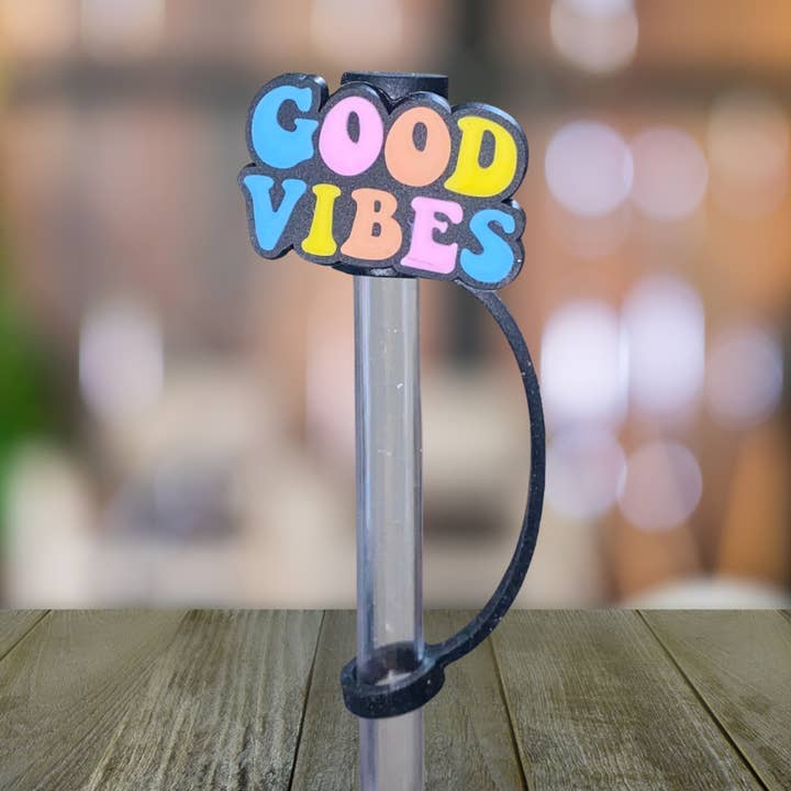 Good Vibes Strohtopper für den Großhandel von Kailex Boutique Wholesale