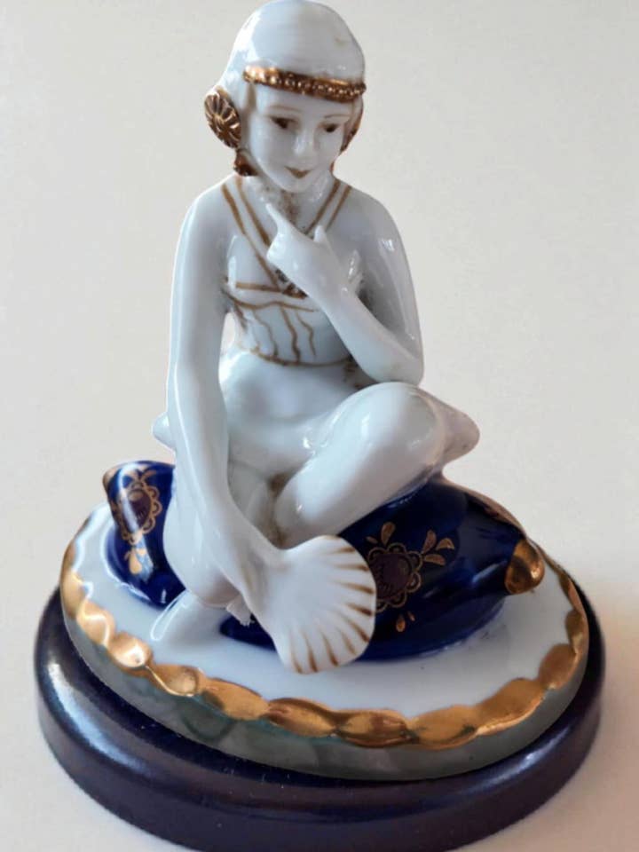 Statuett kvinna med snäckor – Art nouveau-stil för wholesale av Art Déco Style