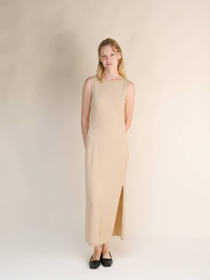 Lèmme – Engroshandel Kjole - Dame – Cashmere Mix Bådudskæring Ærmeløs Kjole (3D-Strik)