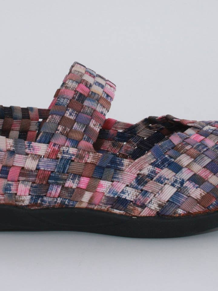 Cuddly - Rose Camouflage pour la vente par Bernie Mev