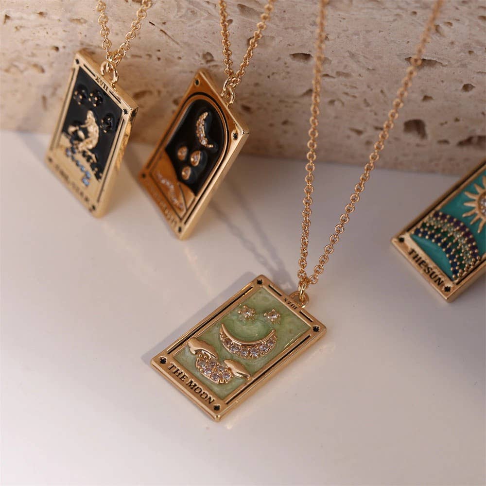 witte klassieker HoopLa ketting met tarotkaart De Maan - nieuw model voor groothandel op Faire13