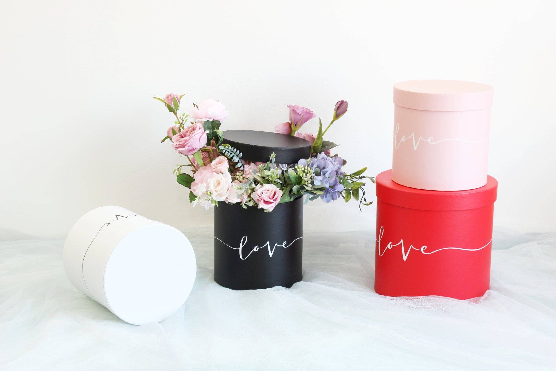 Elegant Design Supply - Vendita all'ingrosso Confezioni regalo - Scatola rotonda per fiori a forma di cappello con motivo Love16