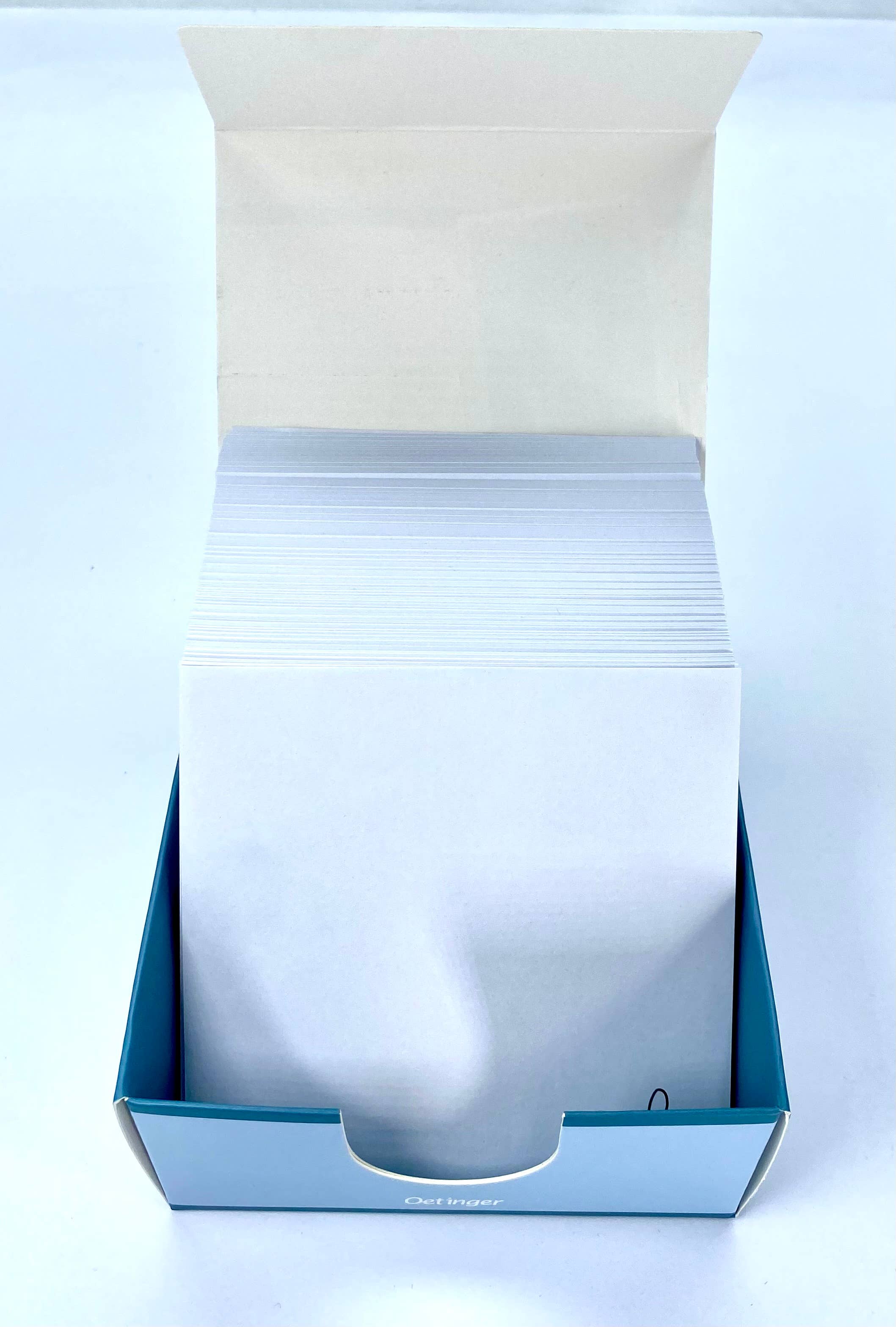 Salzmann Restwaren GmbH - Vendita all'ingrosso Set di cartoleria/cancelleria - Confezioni da 500 fogli di bloc notes Astrid Lindgren11