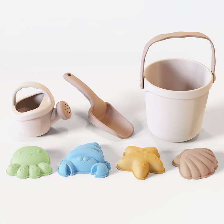 Silikoneimer mit Gießkanne, Schaufel und Förmchen - Beige für den Großhandel von Rammelaartje