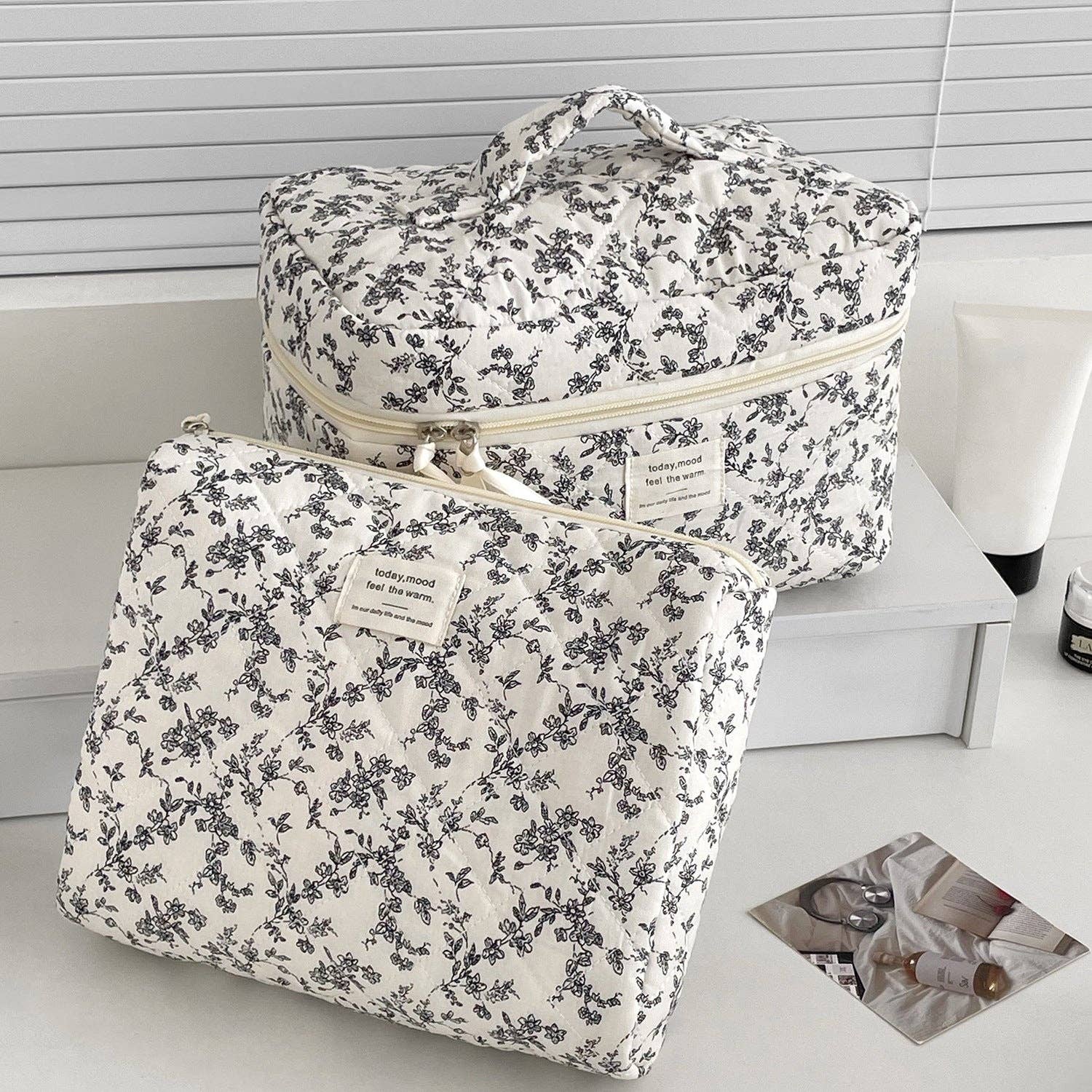 Dipped Shop - Wholesale Makeup/Cosmetic Bag - Flower Print Color Block Portable'Make Up Bag DP25A5378