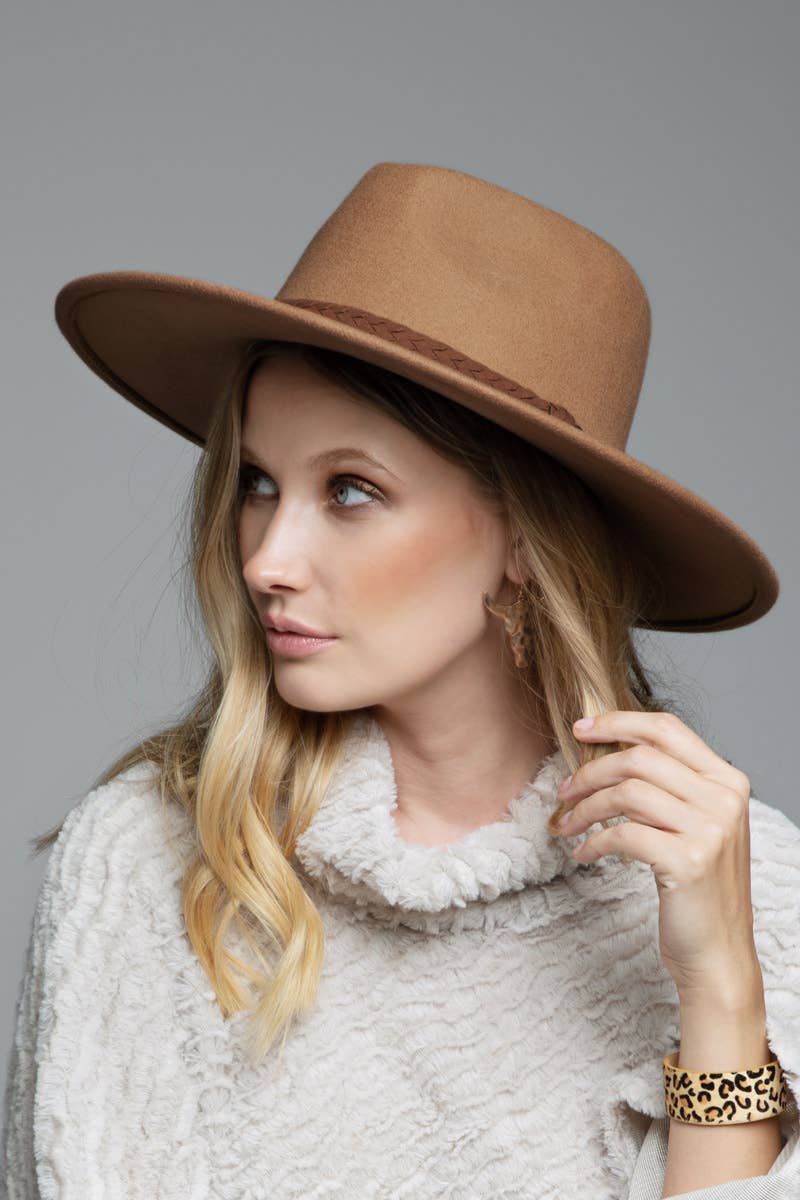 Urbanista – Großhandel Fedora-Hut – Damen – Panamahut aus 100% Wolle mit geflochtenem Lederbesatz1