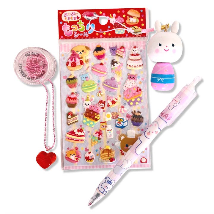 Ensemble cadeau Kokeshi, jouet japonais, papeterie, autocollant, collier pour la vente par Pop Cutie Accessories & Gifts