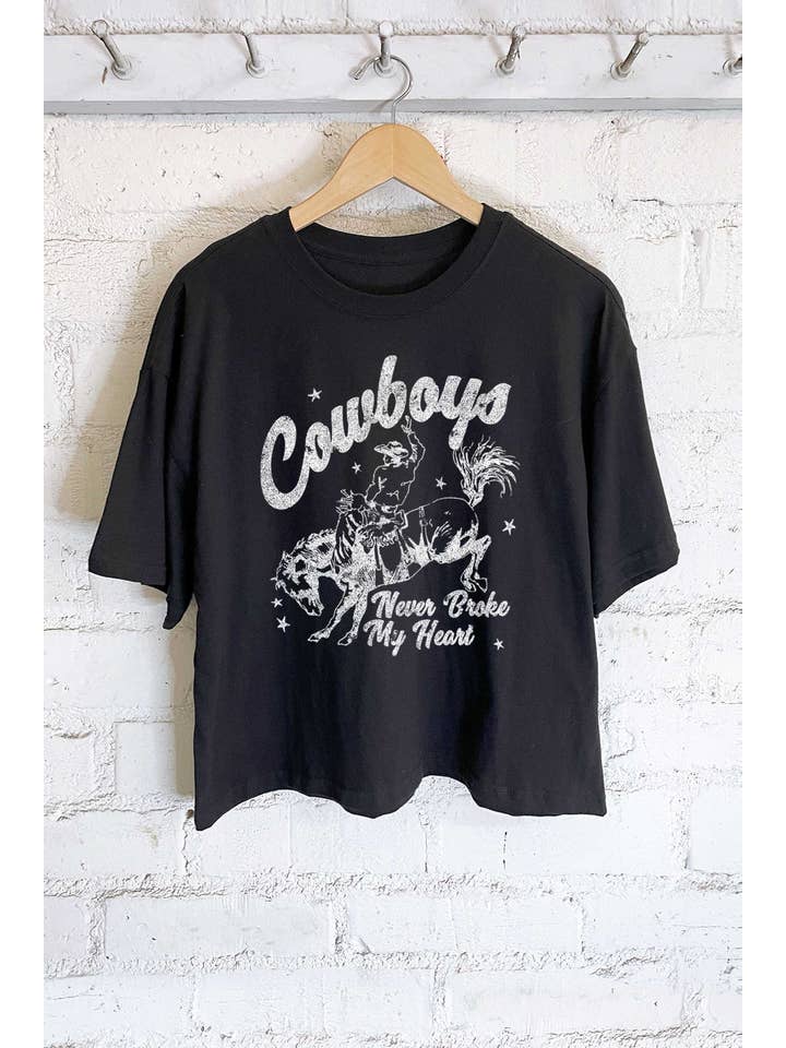 Rustee Clothing - Venta al por mayor Camiseta serigrafiada - Mujer - TOP CORTO LARGO GRÁFICO COWBOYS NEVER BRAKE MY HEART2