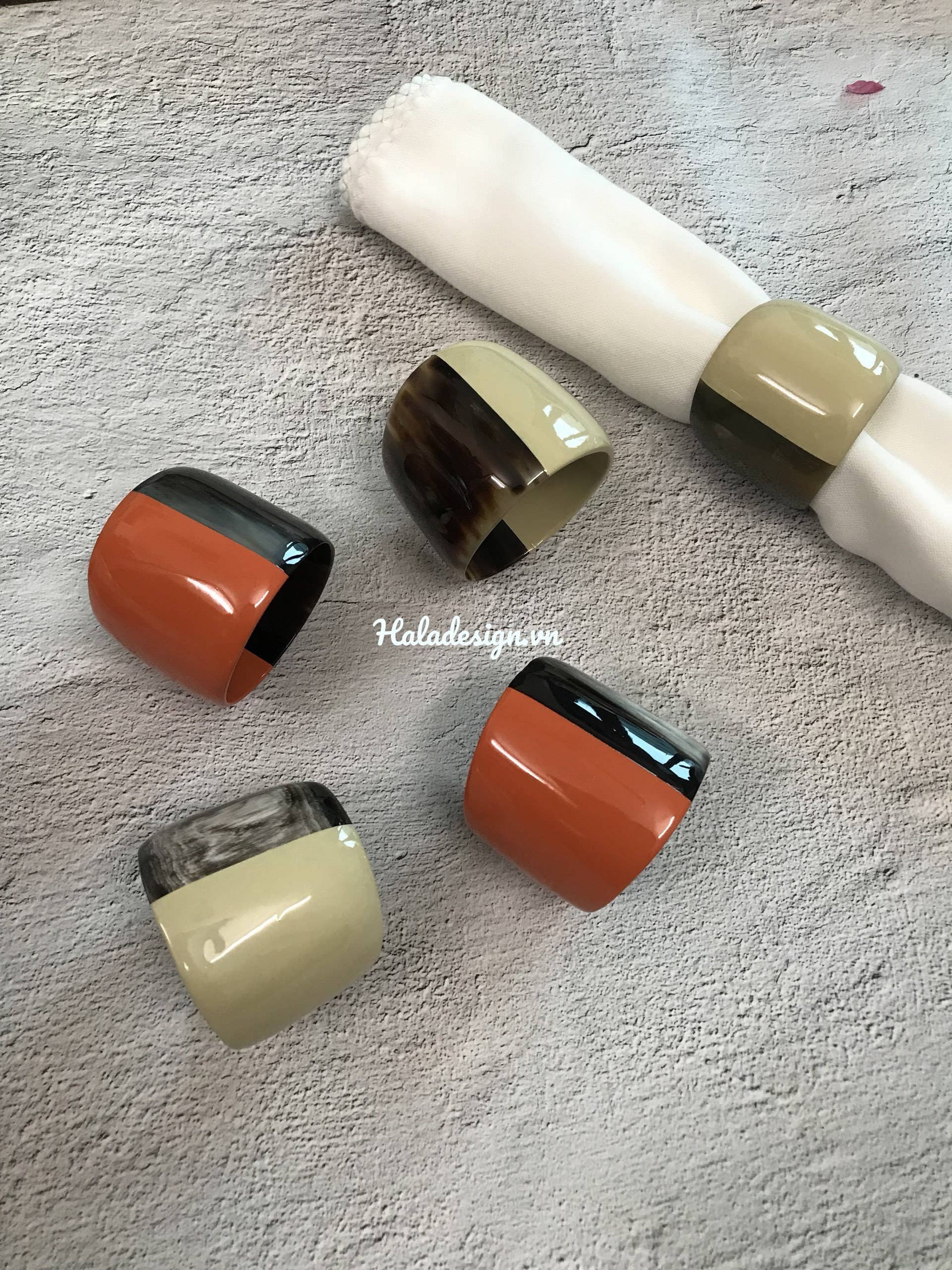 Hala Design - Wholesale Napkin Ring - Lacquered Buffalo Horn Napkin Ring3