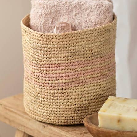 Anja Korb aus Raffia für den Großhandel von Flowrette