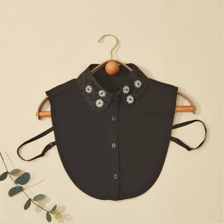 PEACH ACCESSORIES – wholesale Buttoned-down shirt – Women's – Floral Details Detachable Cotton Collar 77314