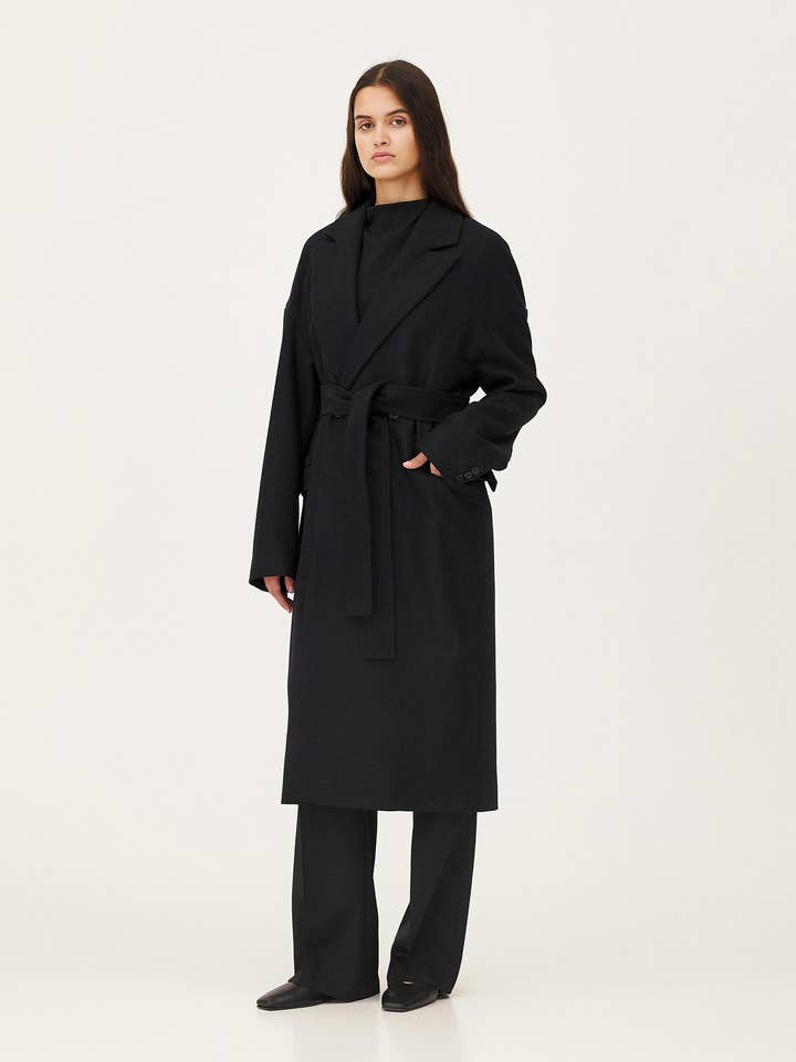 NOYOCO - Wholesale Coat - Women's - Caspa Midnight blue coat1