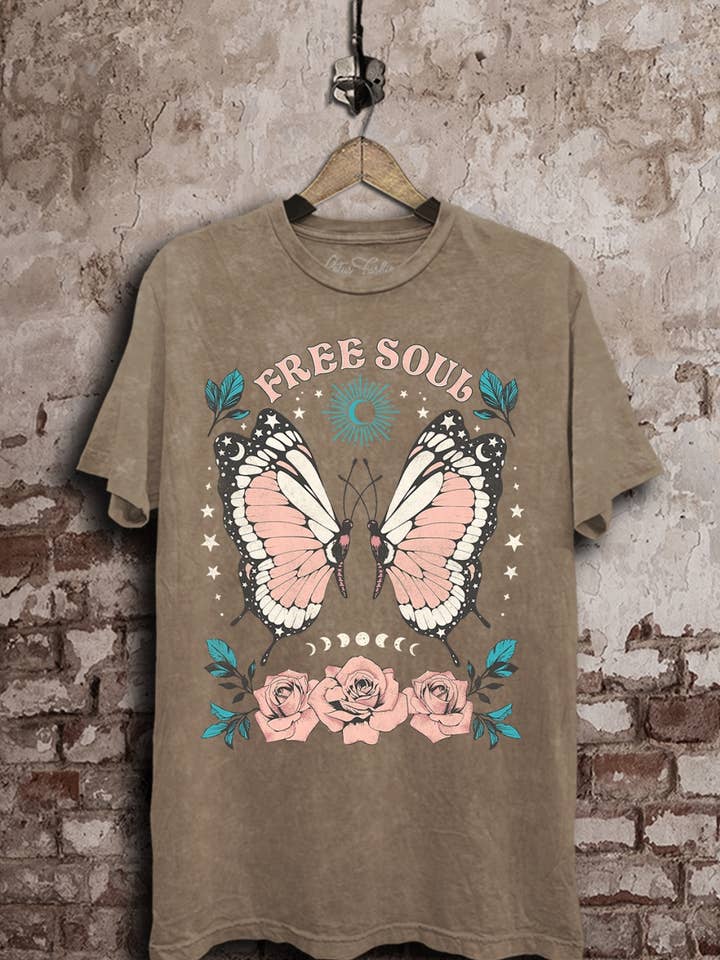 Top graphique Free Soul Butterfly pour la vente par Lotus Fashion Collection