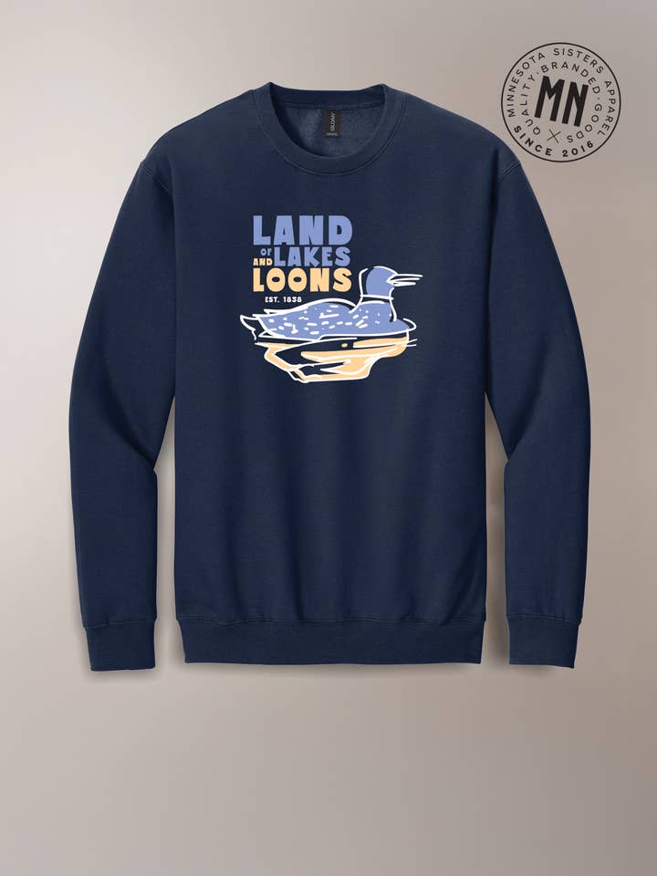 Landet med sjöar och lommar – rundhalsad tröja för wholesale av Minnesota Sisters