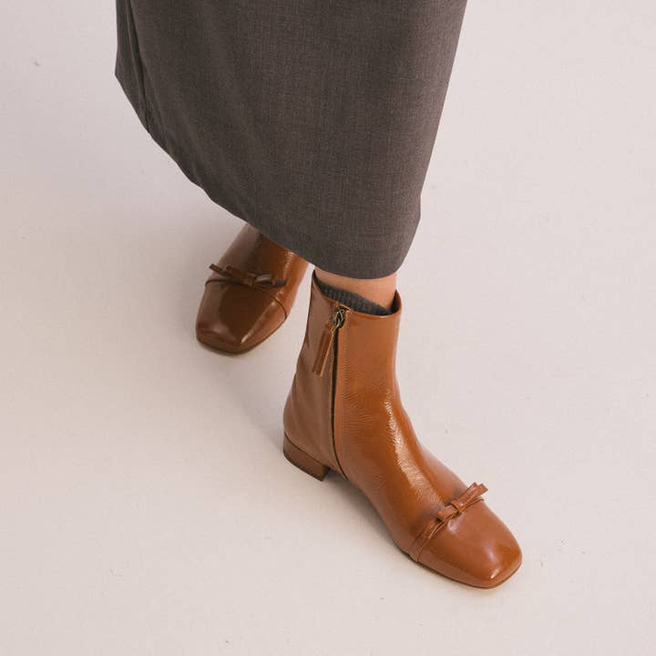 ambra Livia Boots, caramello lucido in vendita all'ingrosso su Faire5