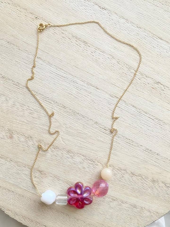 Dainty Vintage-Perlenkette, nachhaltiger Schmuck für den Großhandel von Glitter and Glow Co