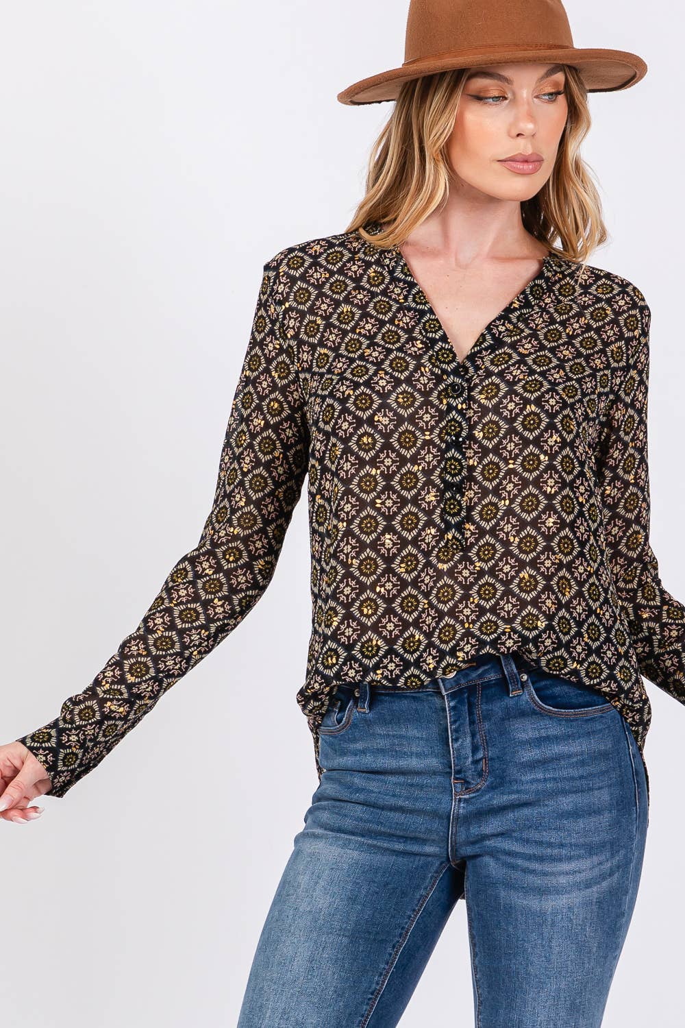 Sage + Fig - Wholesale Blouse - Women's - MULTI DIAMOND PRINT BLOUSE (ST71039) 4