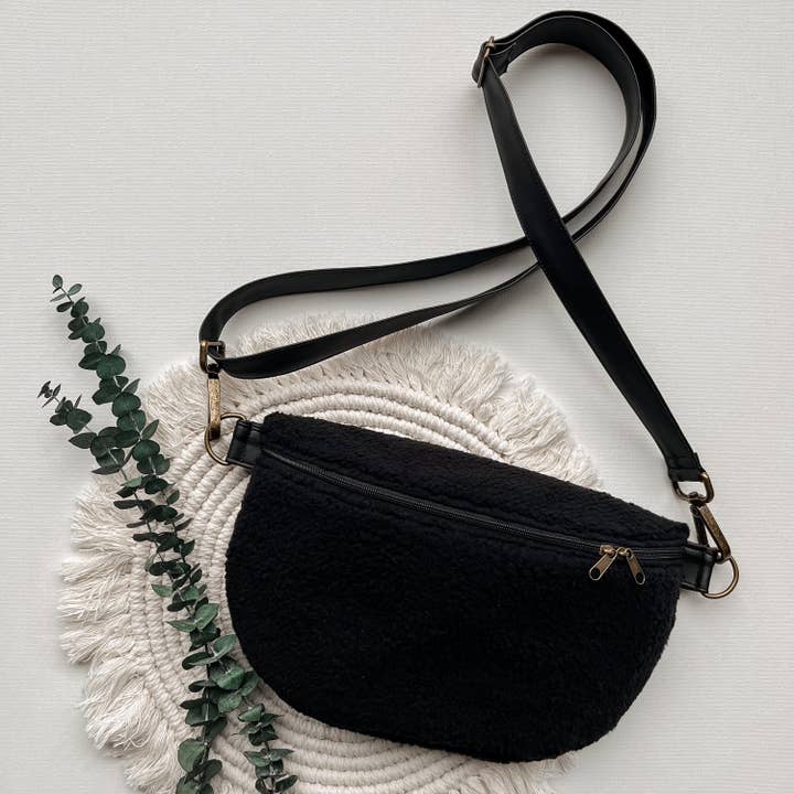 Bauchtasche aus Teddystoff, Schwarz für den Großhandel von maimoiselle