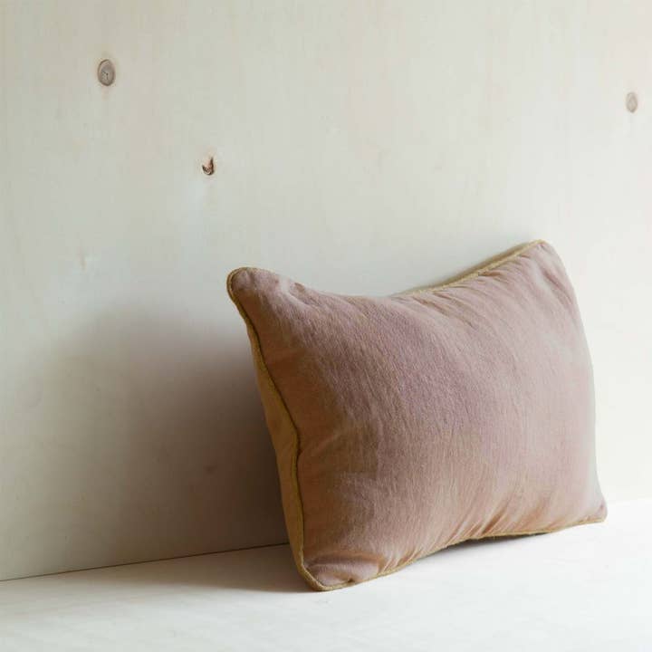 Gabrielle Paris - Wholesale Throw/Decorative Pillow - Salvador Uni Linen Cushion