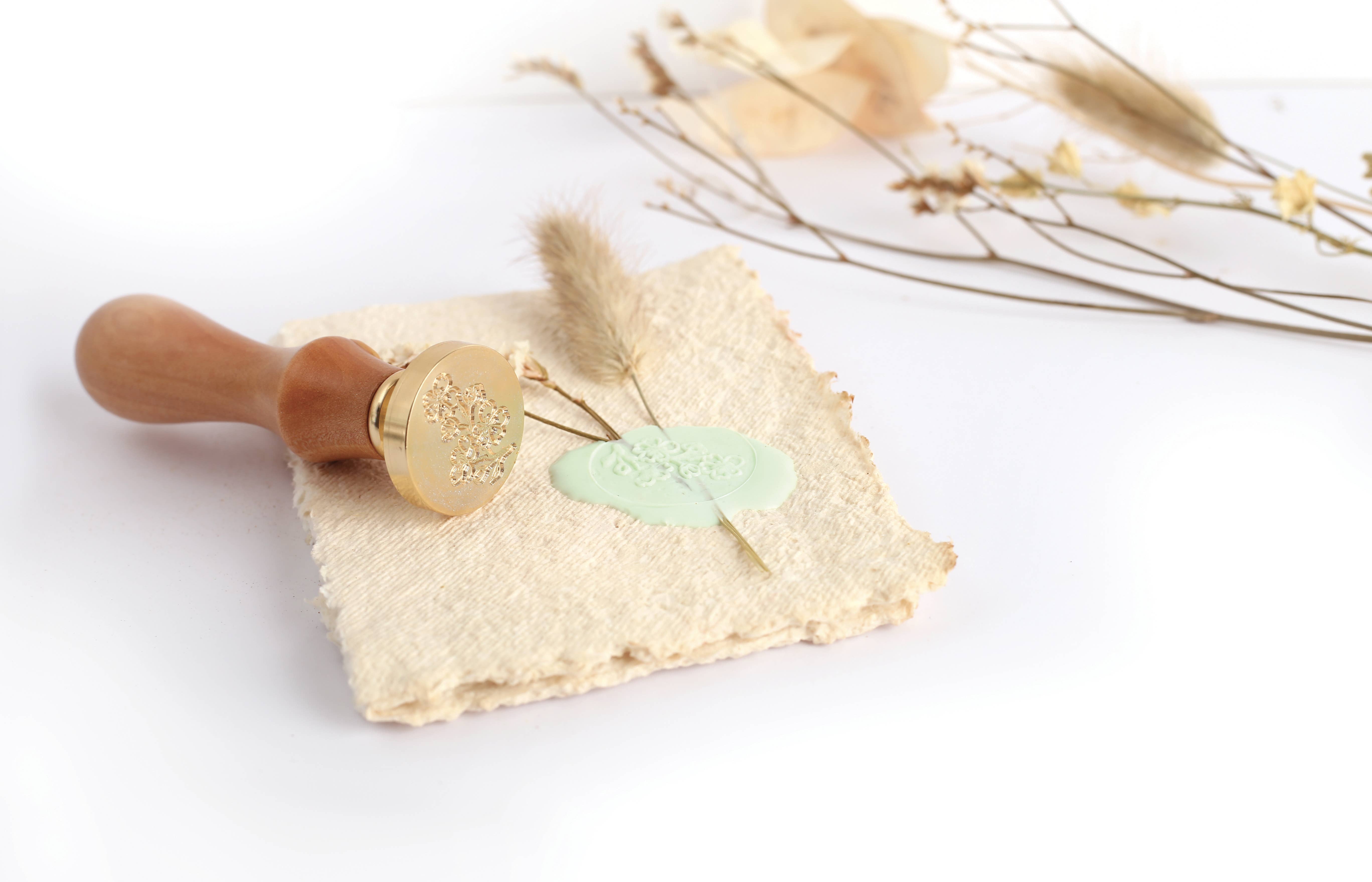 Graine Créative – wholesale Återförsäljarskyltning – Kit för blomformad sigill och förseglingsvax10