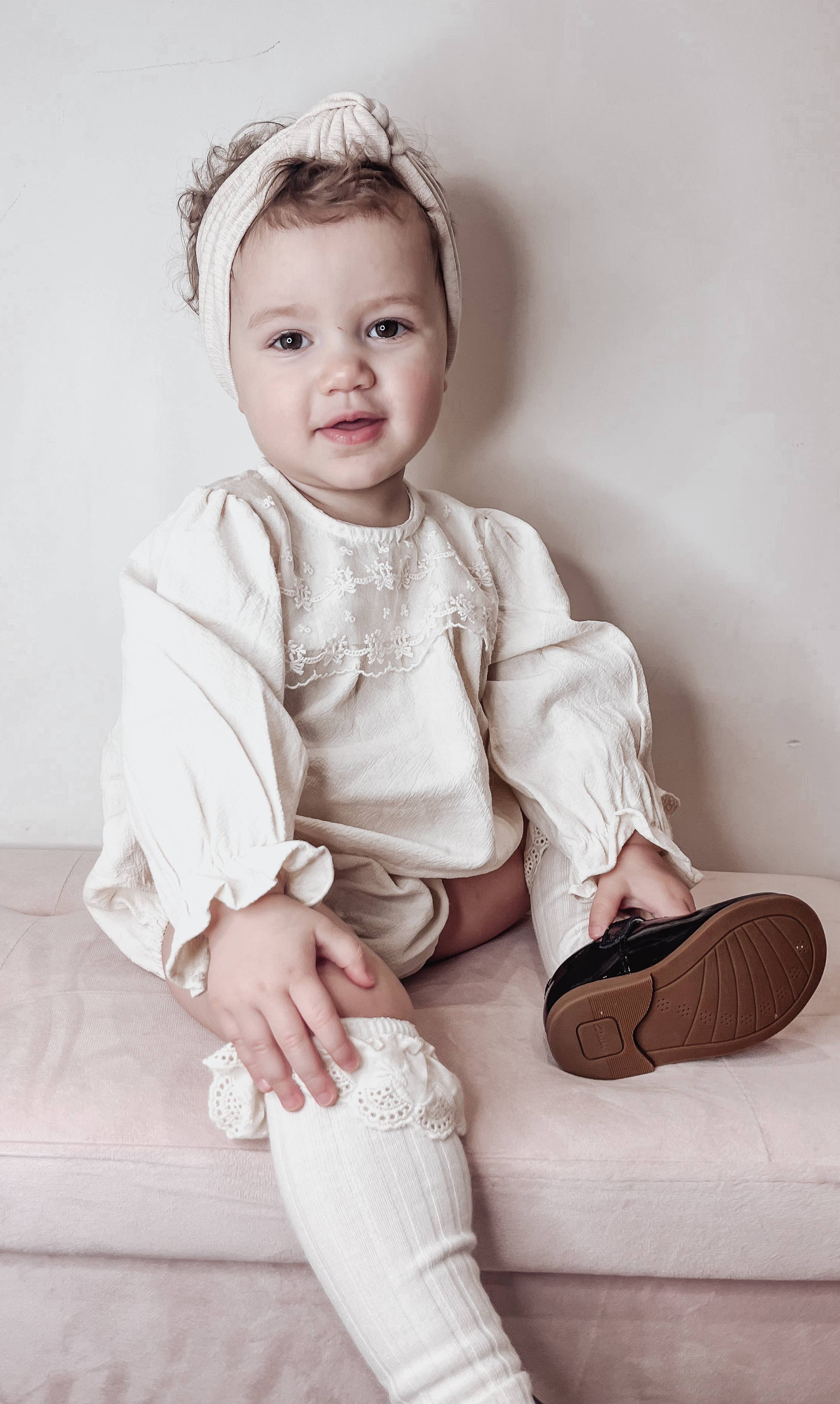 Annie & Charles – wholesale Dress – Baby – Annie & Charles® Baby Bloomer/ENNA dress6