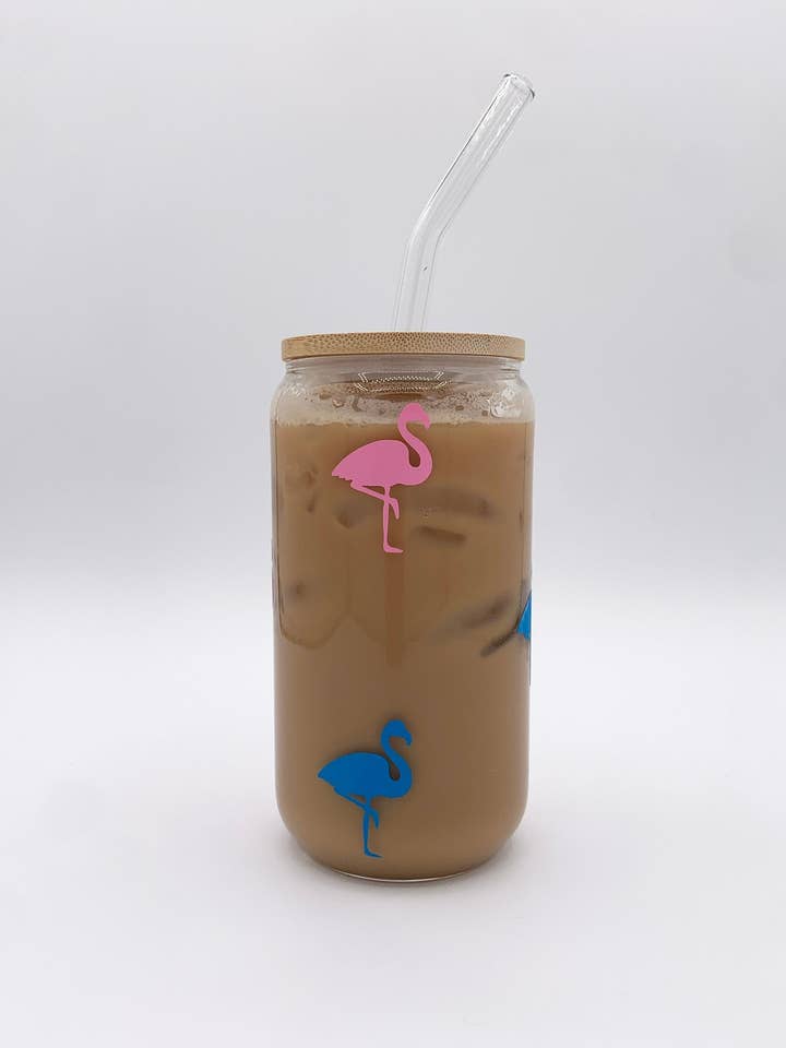 Lyserød og blå flamingoer glaskop for engroshandel hos The Sticky Supplies