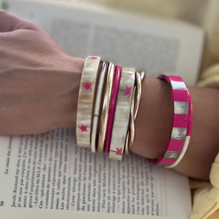 JolieJulie-MaLune-VentiLLo - Wholesale Cuff Bracelet - Bright Pink 10mm Horn Bracelet PALMIER 342