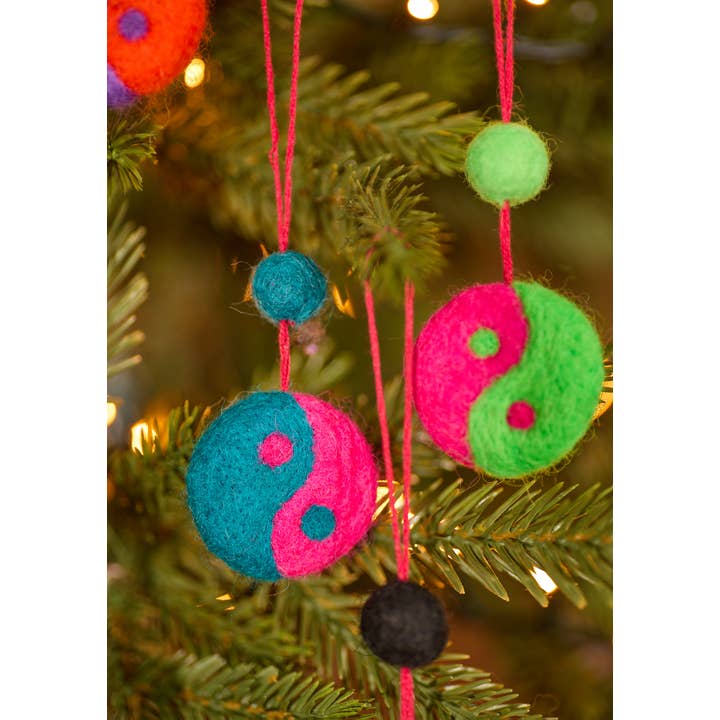 Namaste - Wholesale Christmas Decoration - Felt Yin Yang Decorations1