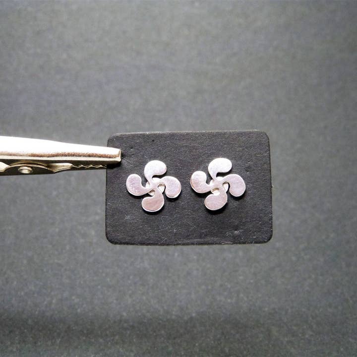 Plataica - Wholesale Stud/Post Earrings - 925 silver Lauburu earrings3