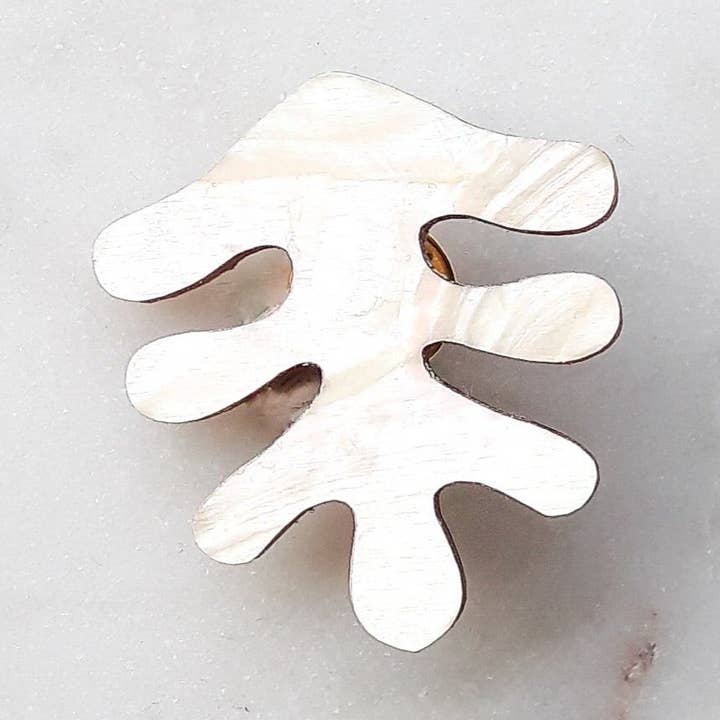 BROCHE NACRE MATISSE pour la vente par Atelier pica