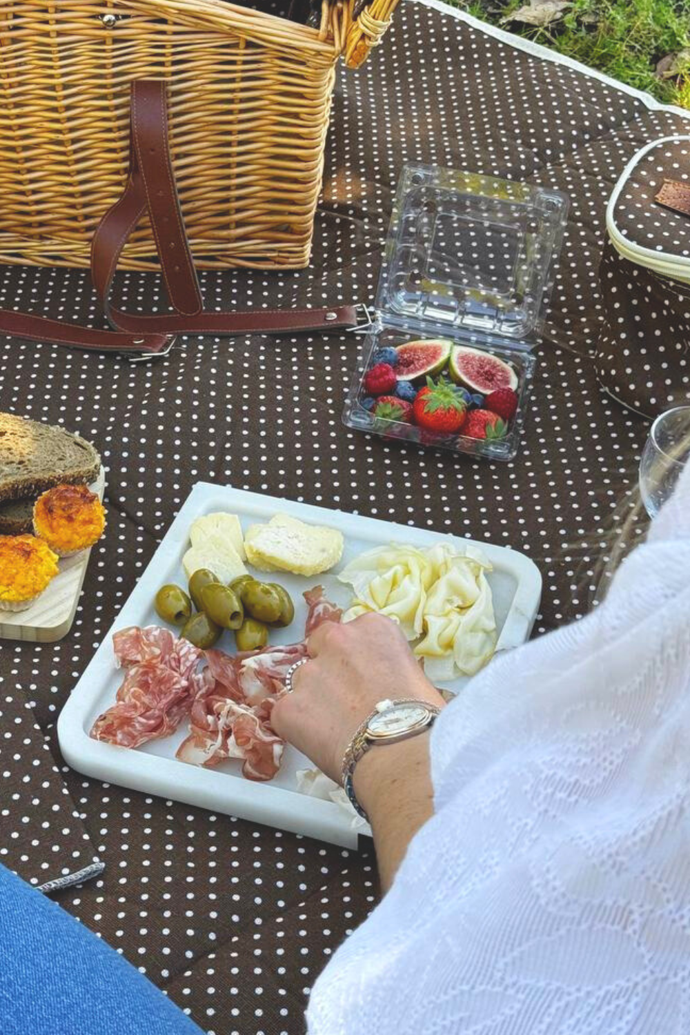 PIETRA DI CASA - Wholesale Decorative Tray - PAPA ALANA Square - Natural Stone Tray in Volakas Marble3