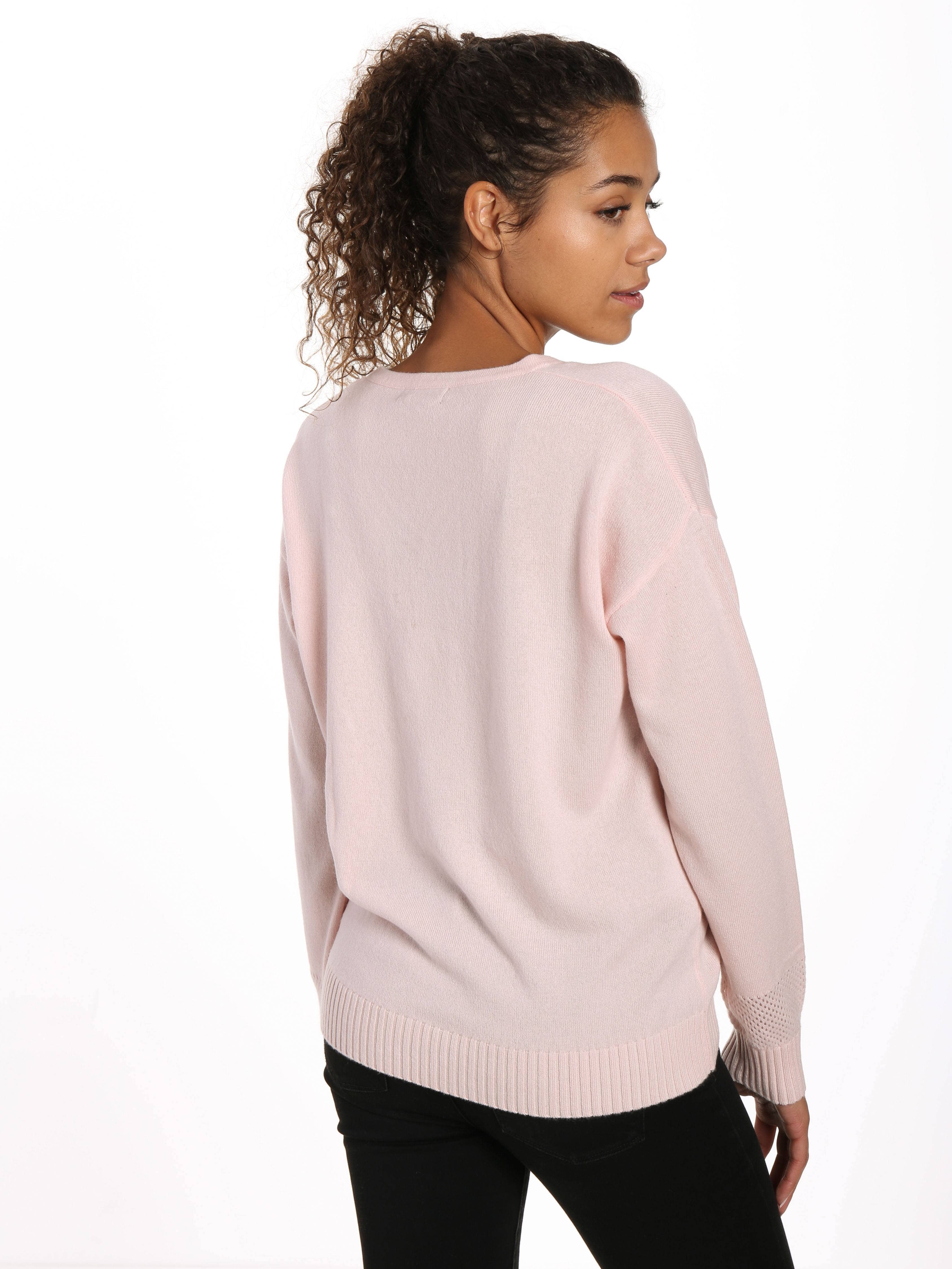 Noble Mount – Großhandel Strickpullover – Damen – Zainuno Moizni Damen-Pullover mit V-Ausschnitt aus 100% Kaschmir15