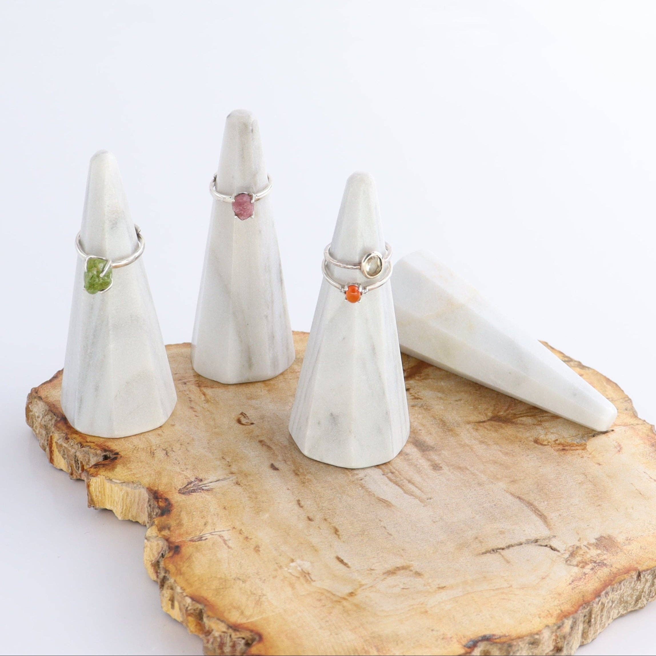 Mi Esperanza Minerals - Wholesale Jewelry Stand & Display - One White Marble Ring Holder0