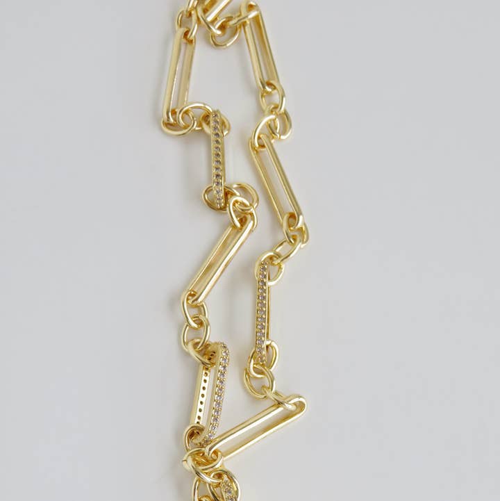 Boutique Suarez Co. - Wholesale Pendant/Charm Necklace - 18" Diamond Figaro Charm Holder Necklace - Clicker Clasp - add charms