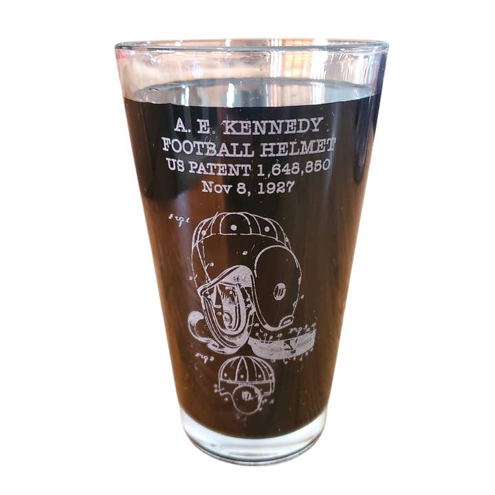 Verres à bière vintage avec brevets de football - 4 modèles pour la vente par Killorglin Creations