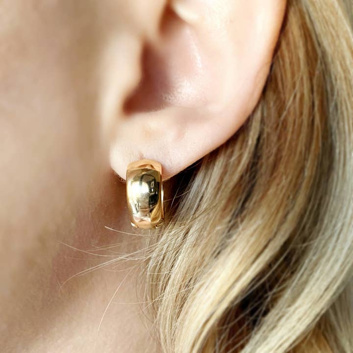 GoldFi - Wholesale Huggie Earrings - 18k Gold Filled Chunky Clicker Earrings