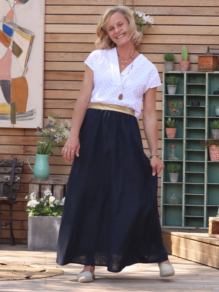 Saia Rachelle em linho azul marinho por atacado de Quintessence