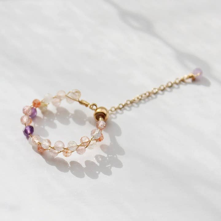 Verstellbarer Ring mit elestialen Quarz-Perlen — Mini-Natur-Edelstein für den Großhandel von Ninaouity