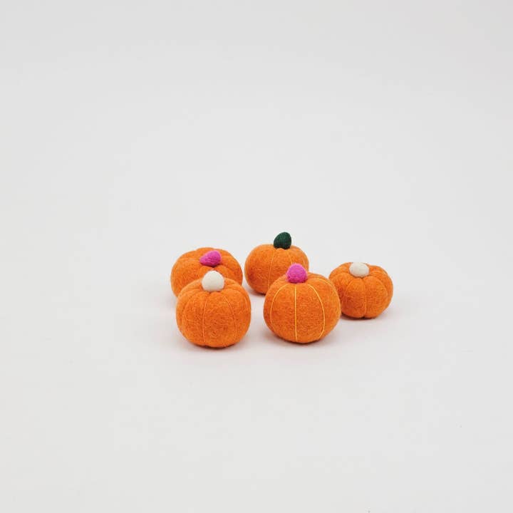 Pom Pom Pumpkins Set med 4-st. för wholesale av Feltiful