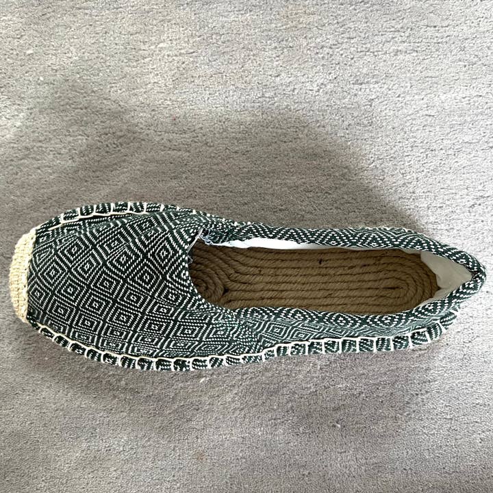 Krama Heritage - Vente Ballerines – femme - Les espadrilles Diamond Vert Forêt dans leur grand écrin naturel en feuille de palmier6