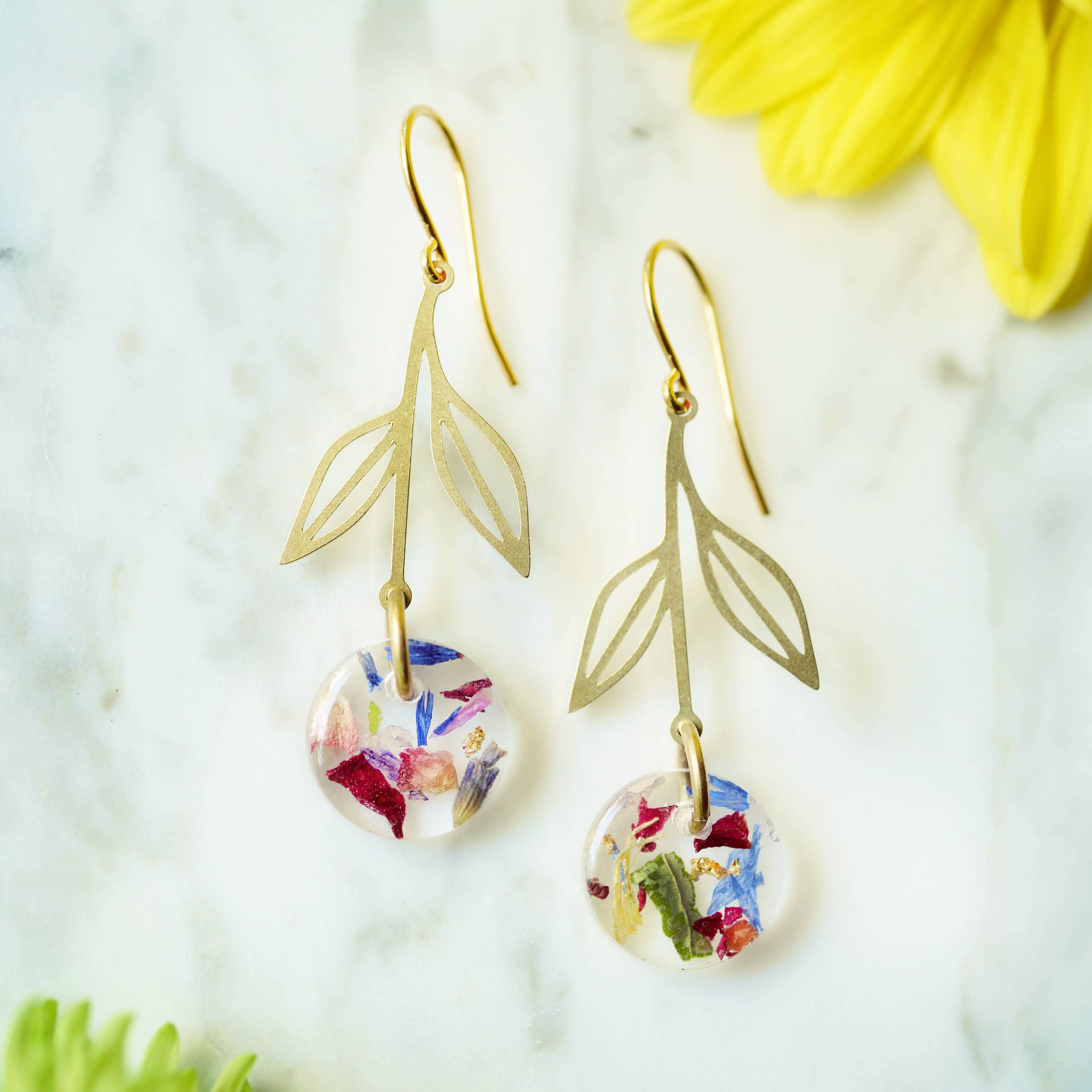 Cameoko - Wholesale Dangle Earrings - The Flower Petal Earrings with dried flower confetti discs1