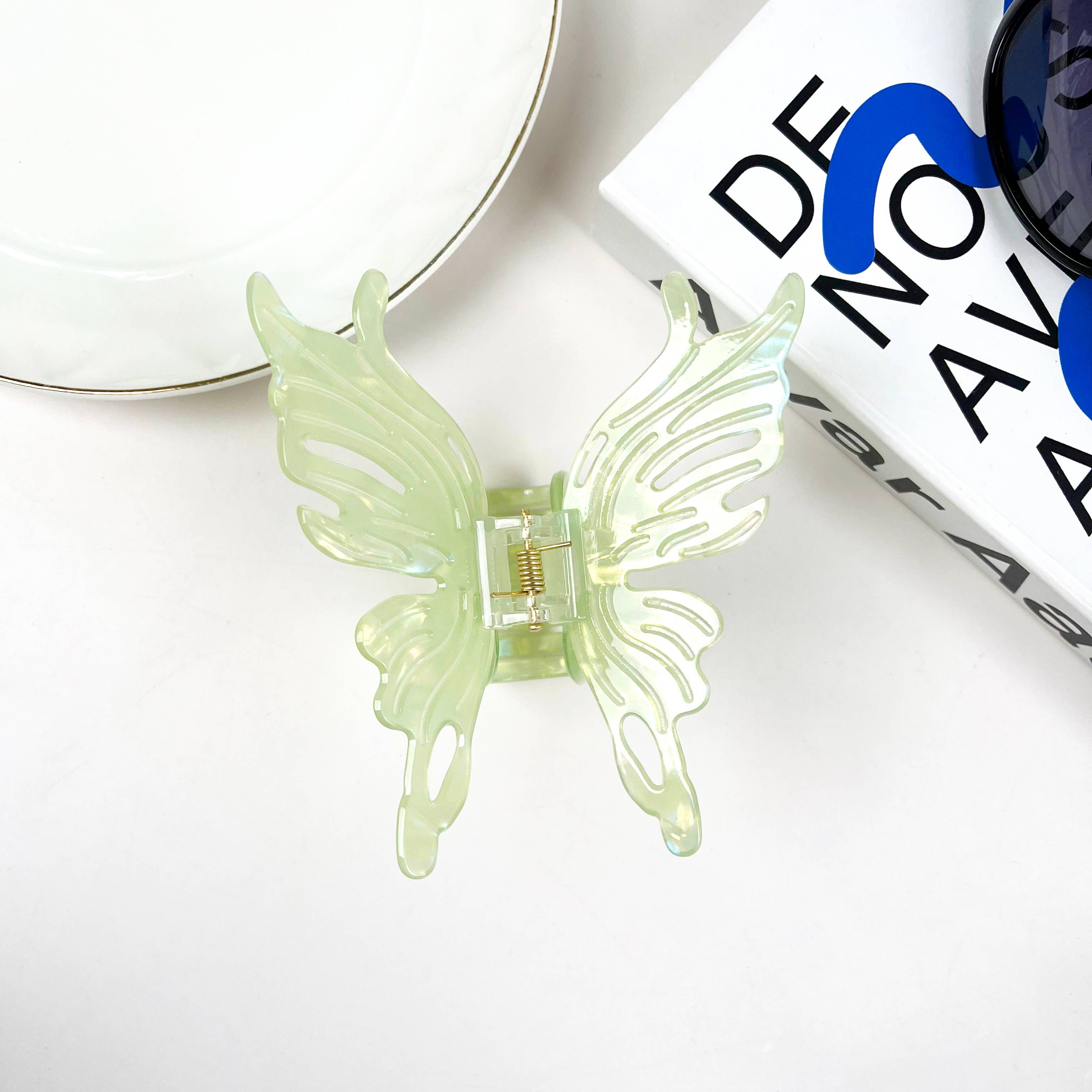 SoapElenGlen – wholesale Hårklämma - Dam – Enfärgad stor fjärilshårklämma Eleganta kloklämmor1