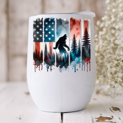 Copo de Vinho 12oz Bigfoot USA Brushstrokes por atacado de Dogwood Graphics & Design