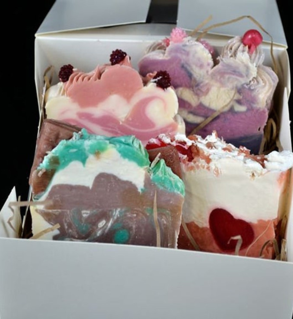 The Stuff I Love - Wholesale Bath Bomb/Fizz - Pick and Mix Soap and Bath Bomb Gift Box 4 for £17 in a Gift Box including UK postage1